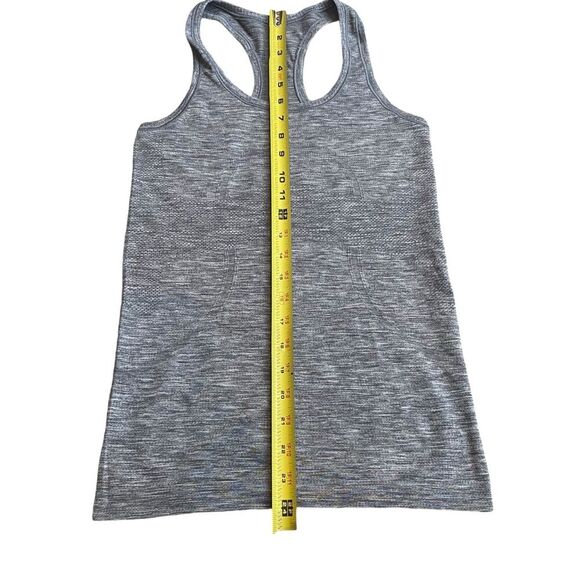 Lululemon Swiftly Tech Racerback Tank Size 4 Light Gray Marl Fitted Sporty Gym - Picture 9 of 9